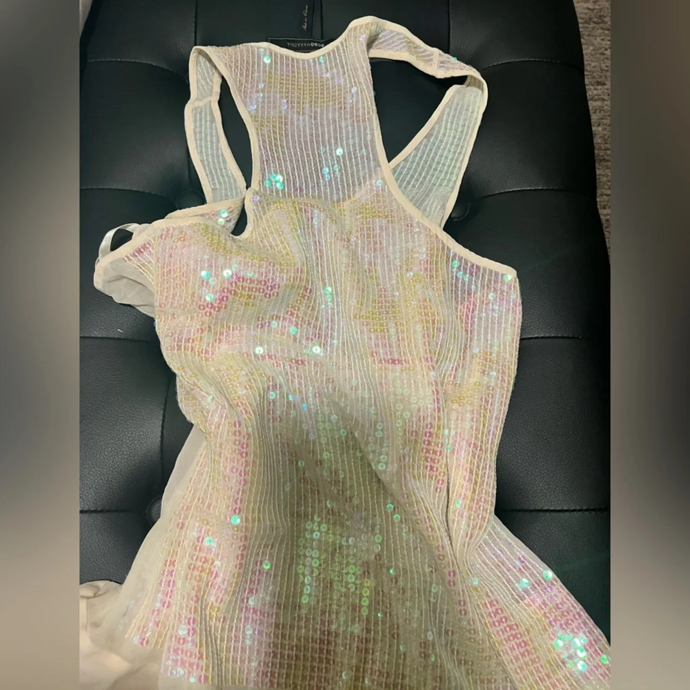 BCBG Sparkly Pink White Top Medium Y2K Glam Minimalist - Picture 4 of 4